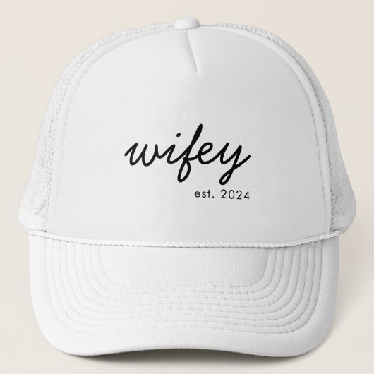Wifey Modern Minimalistisch Script Gepersonaliseer Trucker Pet (Voorkant)