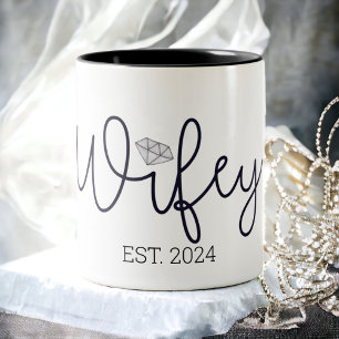 Wifey Modern Typography Wife Mrs Wedding Hers Tweekleurige Koffiemok