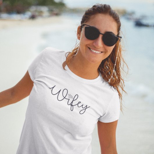 Wifey Modern Zwar Script Diamant  T-shirt