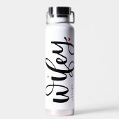 Wifey moderne kalligrafie rood hart waterfles (Achterkant)