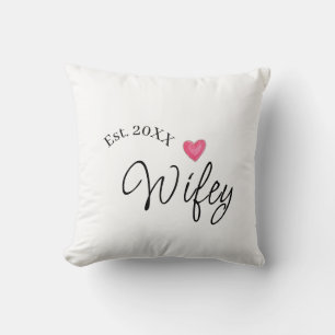Wifey rood hart gesticht. Jaar toekomstige vrouw v Kussen