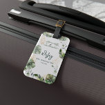 Wifey Script Huwelijksreis Vakantie Safari Trip Bagagelabel<br><div class="desc">Wilde,  rustige en elegante huwelijksreis bagagelabel met een giraffe,  gouden effect en groene bladeren. Perfect voor een pasgetrouwde of als bruidsmeisje bruiloft cadeau.</div>