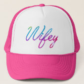 Wifey Trucker Pet (Voorkant)
