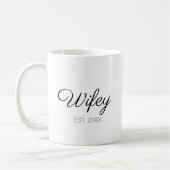 Wifey vrouw aangepaste script naam of datum koffiemok (Links)