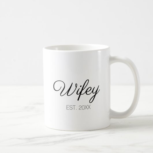 Wifey vrouw aangepaste script naam of datum koffiemok (Rechts)