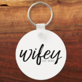 Wifey - Whimsical Black Calligraphy for the Bride Sleutelhanger (Voorkant)