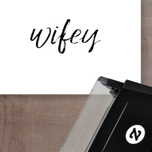 Wifey - Whimsical Black Calligraphy for the Bride Zelfinktende Stempel