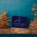 Wifi Password Sign Navy Blue Fotoplaat<br><div class="desc">Het moderne wachtwoord van WiFi ondertekent om uw netwerkinformatie met gasten te delen. Ideaal voor strandhuizen,  Airbnb-huren,  bed- en ontbijtruimten en nog veel meer. Minimaal modern design in blauw en wit marineschip met elegant script en eenvoudige,  goed leesbare typografie.</div>