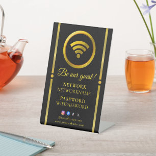 Wifi-wachtwoord en gepersonaliseerd netwerk  reclamebord met voetstuk