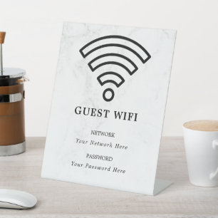 Wifi-wachtwoord en gepersonaliseerd netwerk reclamebord met voetstuk