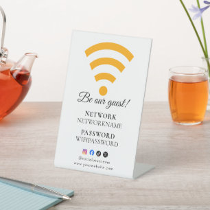 Wifi-wachtwoord en gepersonaliseerd netwerk  reclamebord met voetstuk