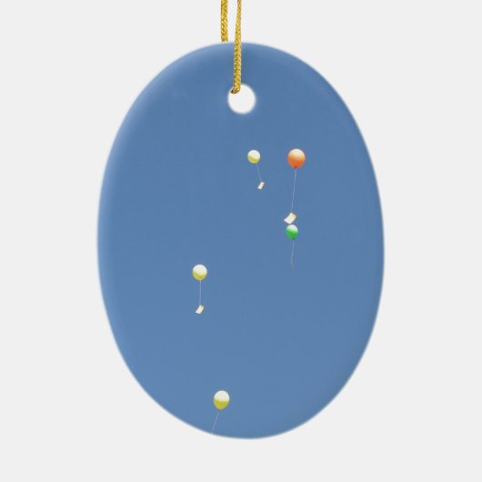 Wige ballonnen in de blauwe hemel keramisch ornament (Achterkant)