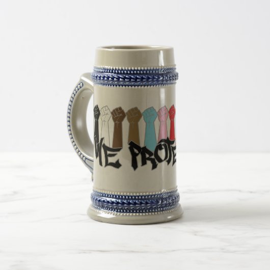 Wij Beschermen Ons Bierpul (Voorkant links)