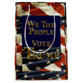 WIJ DE MENSEN STEMMEN TRUMP MEDIUM CADEAUZAKJE (Voorkant)