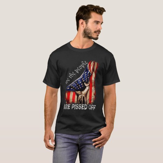 Wij, de mensen, zijn kwaad op  Amerika, Fl. T-shirt (Voorkant volledig)
