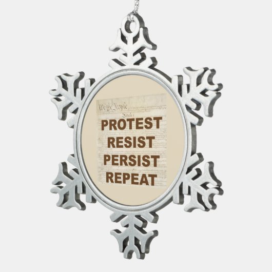 Wij, het volk, protesteren tegen volharding en her tin sneeuwvlok ornament (Rechts)