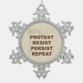 Wij, het volk, protesteren tegen volharding en her tin sneeuwvlok ornament (Voorkant)