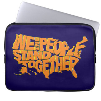 Wij, het volk, staan samen laptop sleeve