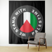 Wij staan met Palestijnse vlag en aangepaste tekst Wandkleed (In situ)