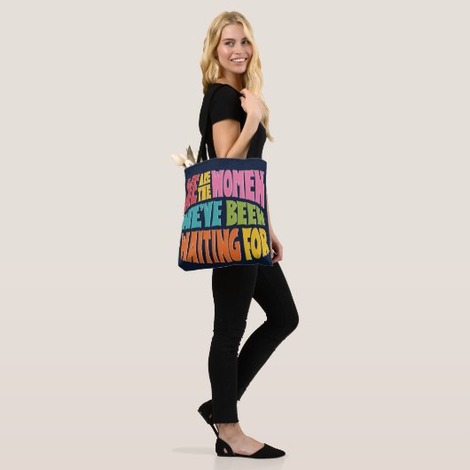Wij zijn de vrouwelijke Canvas tas (Op model)