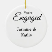 Wij zijn verloofd koppel naam romantisch stijlvol keramisch ornament (Achterkant)