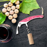 Wijn een beetje lach veel feestje kurkentrekker<br><div class="desc">De wijnkurkentrekker is gepersonaliseerd met uw initialen en de tekst "Wijn een beetje,  veel lachen" op hete roze. Geweldig voor uzelf of om cadeau te geven voor elke gelegenheid - verjaardag,  vrijgezellenfeest,  repetitie diner en meer.</div>