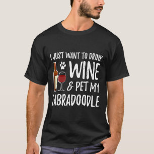 Wijn en labradoodle voor labradoodle hond mam t-shirt