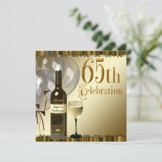 Wijn Glas Fles Goud 65ste Verjaardagsfeestje Kaart (Staand voorkant)
