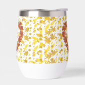 Wijn glas kroont zijn bladermatrass met herfst (Links)