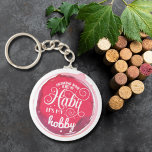 Wijn is Mijn Hobby Sleutelhanger<br><div class="desc">Sleutelhanger met ronde knoppen bevat leuke tekst "Drink wijn is niet mijn habitat maar mijn hobby" op een rode wijnvlek. Sleutelhangers maken gedenkwaardige cadeaus voor familie en vrienden of voor jezelf creëer.</div>