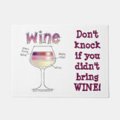 WIJN, MEER WIJN, ZELFS MEER WIJN DEURMAT (Voorkant)