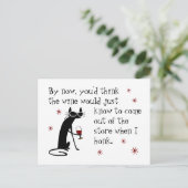 Wijn moet grappige prijsopgave kennen met zwarte k briefkaart (Staand voorkant)