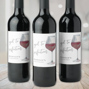 Wijn tot in de perfectie op de verjaardag etiket