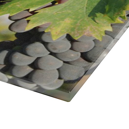 Wijndruiven op wijn snijplank (Hoek)