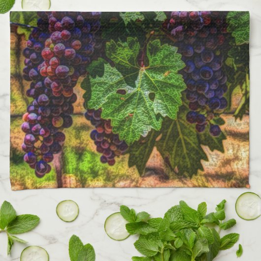 Wijndruiven van wijngaarden met wijnstok, zonnig theedoek (Gevouwen)