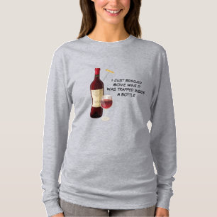 Wijnflesje en glazen illustratie T-shirt