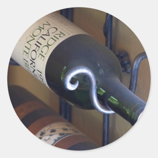 Wijnflessen in een rek ronde sticker (Voorkant)