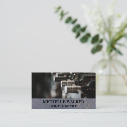 Wijnflessen in kelder visitekaartje (Staand voorkant)