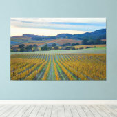 Wijngaard zonsondergang canvas afdruk (Insitu (Houten vloer))