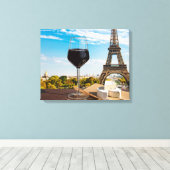 Wijnglas met brieskaas op Eiffeltoren Canvas Afdruk (Insitu (Houten vloer))