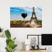 Wijnglas met brieskaas op Eiffeltoren Poster (Thuiskantoor)