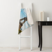 Wijnglas met brieskaas op Eiffeltoren Sherpa Deken (In situ)