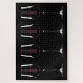 Wijnglazen met rode wijn op zwart legpuzzel (Verticaal)