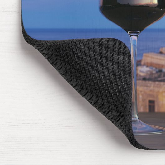 Wijnglazen met uitzicht zonsondergang boven Vallet Muismat (Hoek)