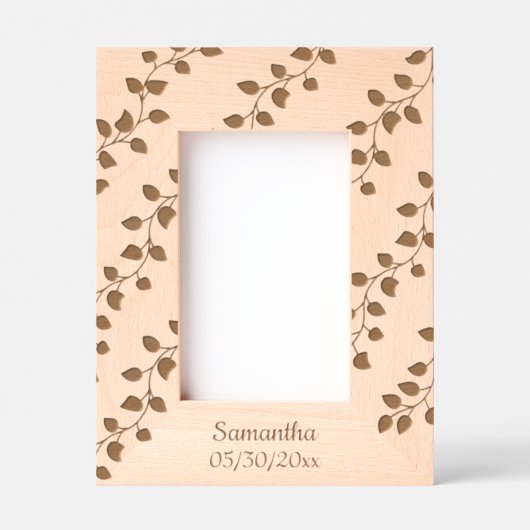 Wijnstokken en bladeren met naam en datum gegraveerde lijstjes (Voorkant)