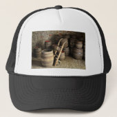 Wijnvaten in kelder trucker pet (Voorkant)