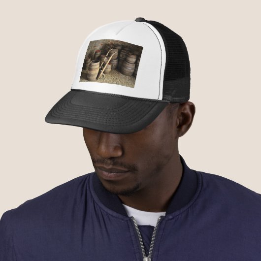 Wijnvaten in kelder trucker pet (In situ)