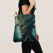 Wijze gezicht in oude boom mystiek bos tote bag (Dichtbij)