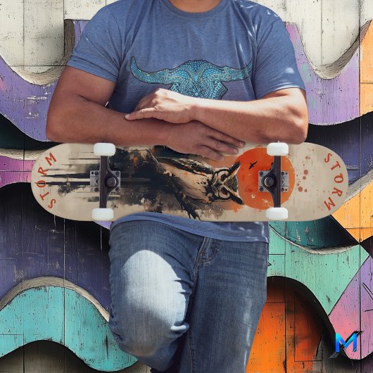 Wijze uil onder vurige maan, retro wildernis persoonlijk skateboard