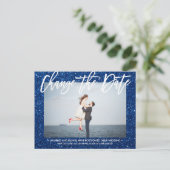 WIJZIG DE DATUM Glitter Blauwe kalligrafie foto Aankondigingskaart (Staand voorkant)